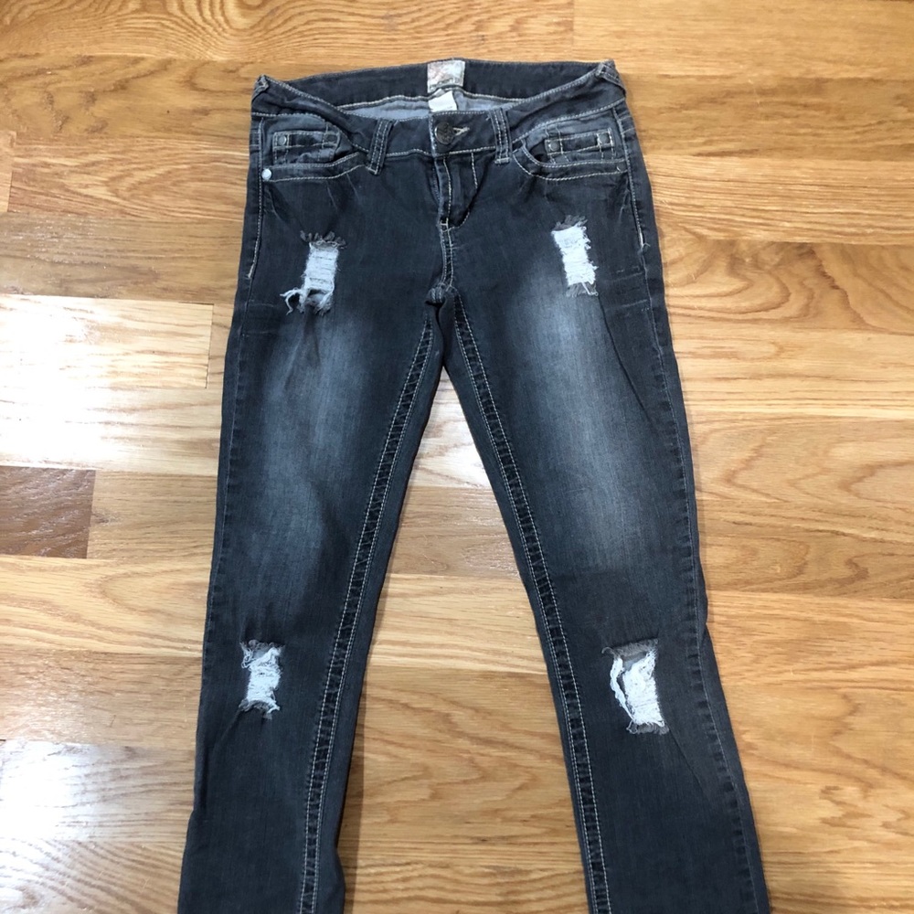 Women Gray Skinny ripped jeans